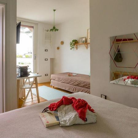 Duomo Views, Light, Jungle-Inspired Studio With Terrace Milán Exteriér fotografie